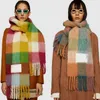 Lüks Eşarp Tasarımcı Kadınlar Moda Avrupa En Son Sonbahar ve Kış Çok Renkli Kalınlaştırılmış Ekose Kadın Eşarp AC Uzatılmış Ekose Salcı Çift Sıcak Eşarp