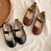 Zapatillas de zapatillas cuzullaa zapatos de cuero para niños vestidos de princesa 136 años niños suaves sole casual 2130 230811