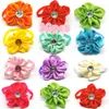 Appareils pour chiens 30 / 50pcs Flower Bowties Coldages d'animaux de compagnie avec des arcs en strass