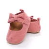 Premiers marcheurs nés pour bébé chaussures en coton sementier semelle non galet papillon nœud fille berceau mocassins 230812