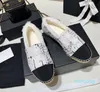 Designer kvinnor loafers casual päls skor klänning slip-on vårsko