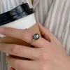 Designer Rovski Luxury Top smycken Tillbehör Högkvalitativ version av Silver Grey White Shijia Pearl Ring S925 Sterling Silver Ins Style Open Ring for Women