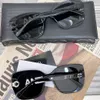 Óculos de sol de designer 5422 modelo de óculos de gato com pernas de letras ocas personalizadas quadro preto uv resistente condução