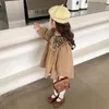 Muovi liberamente 2023 Girls Fashion Trench's Children's Abbigliamento per bambini COLLARE FLORALE COLLARE LUNGO BAMBINO BAMBINO