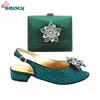 ارتداء أحذية وصول أحذية وأكياس من المألوف الزفاف الخضراء الخضراء الزفاف الخاصة للسيدة الأفريقية Low Heels Sandals 230811