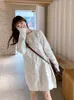 Ponts de femmes Vêtements d'hiver Femmes Femme coréenne en O-cou Pull Outover en tricot lâche tire un pull de Noël épais à manches longues