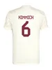 23 24 BAYERN MÜNCHEN Fußballtrikots Oktoberfest DE LIGT MANE SANE GNABRY COMAN MULLER Fußballtrikot Herren Kinderset 2023 2024 Uniformen rot weißes Trikot