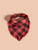 Hundkläder Plaid Röd svart vikbar bandana Tassels Pet Christmas Gift Bibbs Triangular Scarf Soft Cotton Kerchief för stora hundar