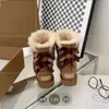 أستراليا الأسترالية الكلاسيكية Uggz Dark Boots Designer Womens Snow Boot Winter Ful Ful Fulfy Furry Satin Cankle Bow Tasman Boots Boots Slippers 35-43