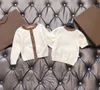 Designer Baby Tracksuits Autumn Girls Kleidersets Größe 90-160 cm 3pcs gestrickt kurzärmelig und langhältiger Strickjacke und Rock Aug10