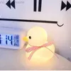 Cartoon Rabbit Led Night Light Cute Duck Chicken Bear Lamp Barnens sovrum Dekorativt belysning Lysande ljus för barn Gift HKD230812