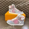 New Hot Luxurys Designer Flat Sneaker Trainer أحذية عارضة أحذية قماش بيضاء منصة أزياء منصة أزياء رجال أحذية رياضية منخفضة 35-44 RD0901