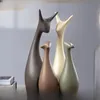 Objets décoratifs Figurines Jingdezhen Porcelaine Nordic Deer Decoration Creative Office Table Salon Home Tv Cabinet Wine Crafts 230812