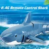 ElectricRC Animals RC Symulacja Zabawki rekinów 24G 4CH Waterproof Electric Reciot Boat Boat Basen Łazienka Prezent 230812