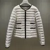 여자 디자이너 다운 재킷 여자 얇은 둥근 목 90 흰색 끈적 끈