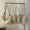 Sacs de plage Sac de grande capacité de fleur tissée de l'herbe pour les femmes 2023 Nouvelle mode à main une épaule à la mode fille de banlieue baguette bagstylishdesignerbags