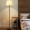 Vloerlampen warme verlichting staande lamp Modern Minimalistisch LED Leuke Europese Dimable Lampadaire de salon Room Decor