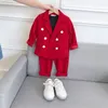 Herenpakken Kindermodeontwerppak Set Red ingerichte revers Dubbele borsten 2 stuks Kleding voor bruiloftsfeest Slim Fit formele slijtage