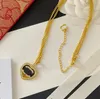 Nie verblassen 18K Gold Plated Luxury Brand Briefe Designer Anhänger Halsketten Eingelegtes Kristall Strass und Halskette Halskette Linkkette Schmuckzubehör Geschenk