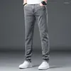 Jeans masculino jeans slim calça de pé pequeno