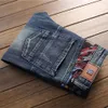 Herren Jeans Herren Patchwork-Jeans ausgewaschenen Stickereien Patchwork Slim Small Little Bein Jeans Mode Persönlichkeit Jugend Jeans 230812