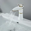 Basin Faucets Black/Silver Brass Bathroom Single Handle Wash-basin Faucet Deck Mounted Cold Hot Water Mixer Sink Taps