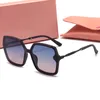 2023 Nouvelle lunettes Men de lunettes Classics Femmes Lunettes de soleil Luxury Designer Pilot Sun Glasses UV Protection Spectacles