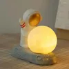 Luci notturne moderne creative astronauta luce netta camera da letto rosso lunare atmosfera atmosfera casa desktop decorazione piccola lampada da tavolo