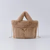 Sacs de taille sac à main en fausse fourrure pour femmes sacs d'épaule en peluche Filles Coss Crossbody Fashion grande capacité Furry Handle B4-11