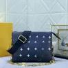 Torebki projektant coussin pm łańcuch crossbody, skórzana torebka torebka torebka szerokie paski wytłaczające litery zdejmowane 26 cm Trzy krotki