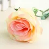Kwiaty dekoracyjne 5pc Fake róża flanel sztuczny kwiat moda Dekoracja domu na ślub w pomieszczenia wysokiej jakości symulacja Flowe