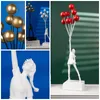 Oggetti decorativi Figurine ART Balloon Girl Statues Banksy Flying Balloon Girl Sculpture Resin Craft Decorazione per la casa Decorazione soggiorno 230814