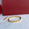 pulseira de designer pulseiras de aço de titânio para feminino para mulheres de luxo de luxo de luxo de 18k Moda de ouro rosa popular não desaparece os acessórios de tendência de pulseira 15-22