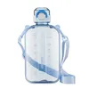Garrafas de água 750ml Moda de moda de plástico bebendo xícaras duráveis ​​adequadas para esportes diários e uso de viagens
