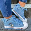 Kleiderschuh Denim Flat Heel Round Zehen Schnürung Schädel Metall Dekoration High Top bequemer Modeklassiker Casual Sneakers 230814