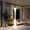 Lampade a pavimento Lampada a led in vita piccola cortile creativo per clessidra Nordic Atmosfera da soggiorno alla luce verticale