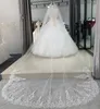 Veaux de mariée Real Pos Mariage Veil dentelle Edge avec peigne en métal 3m 4m 5m Longueur Cathédrale Accessoires 2023