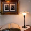 テーブルランプモダンなLEDランプガラスランプシェードベッドルームベッドサイドリビングルームの家の装飾照明デスクのための夜光