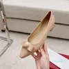 2023 clássico feminino vestido estilista estilo designer pontudo sola sola sola sola confortável e versátil sapatos de salto alto