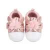 First Walkers 1 Pair Fashion Toddler baskets Durable Infant Chores Infant attrayant Anti-Slip Bottom Flower Decor Foot Usistant