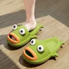 Slippare Mo Dou Summers för kvinnor Stylish Cartoon Clog Form Mens Slides Non Slip Outdoor Sandals Unisex Waterproof Shoes 230808 OO1