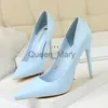 Sukienka buty 2023 Kobiety 75 cm 105 cm Wysokie obcasy Pumki Lady Wedding Scarpins Scarpins Strippel Low Heels Plus Size Fetish Party Blue Pink Buty J230815