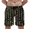 Shorts masculinos fã de letra de ouro imprimir troncos de praia casuais violeta escuro e confortável para roupas esportivas modernas calças curtas de tamanho grande