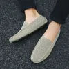 Klänningskor sommar avslappnade män loafers lyxdesigner mocka läder manliga lägenheter mjukt ljus kör man mockasins mens 230814