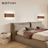 Lampy ścienne Botimi Modern Walnut Wood Lampa ścienna do sypialni nocny Nordic Wall Sconce Tło Tło Ściany Światła drewniane czytanie Luminaire HKD230814