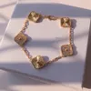Topkwaliteit vrouw ketting armbanden vier blad klaver ontwerper van bracelet luxe sieraden vrouwen goud bedelarmband 833
