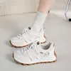 Kvinnors lyxiga sportskor 2023 Spring Autumn New Designer Fashion Mesh Breattable Soft Sole Casual Sneakers Zapatos de Mujer