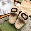 Designer Fur Slippers Fashion Luxury Damesmerk Huishoudelijke schoenen Autumn Winter Flip Fluffy Fur Letter Pink geborduurde platte schoenen