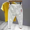 Męskie dżinsy mężczyźni białe dżinsowe dżinsy szczupłe dżinsy długie dżinsy nowa moda męska splatanie Patch Denim Pants Man Ankleleg dżinsy J230814