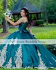 Zielony meksykański Charro Quinceanera ubiera się na ramię złota 3D kwiatowy koralik gorset vestido de debiutantes